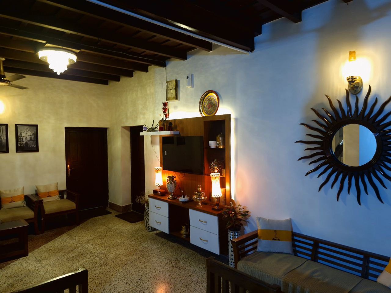 Traditional kerala room interior homestay in best homestay in kochi